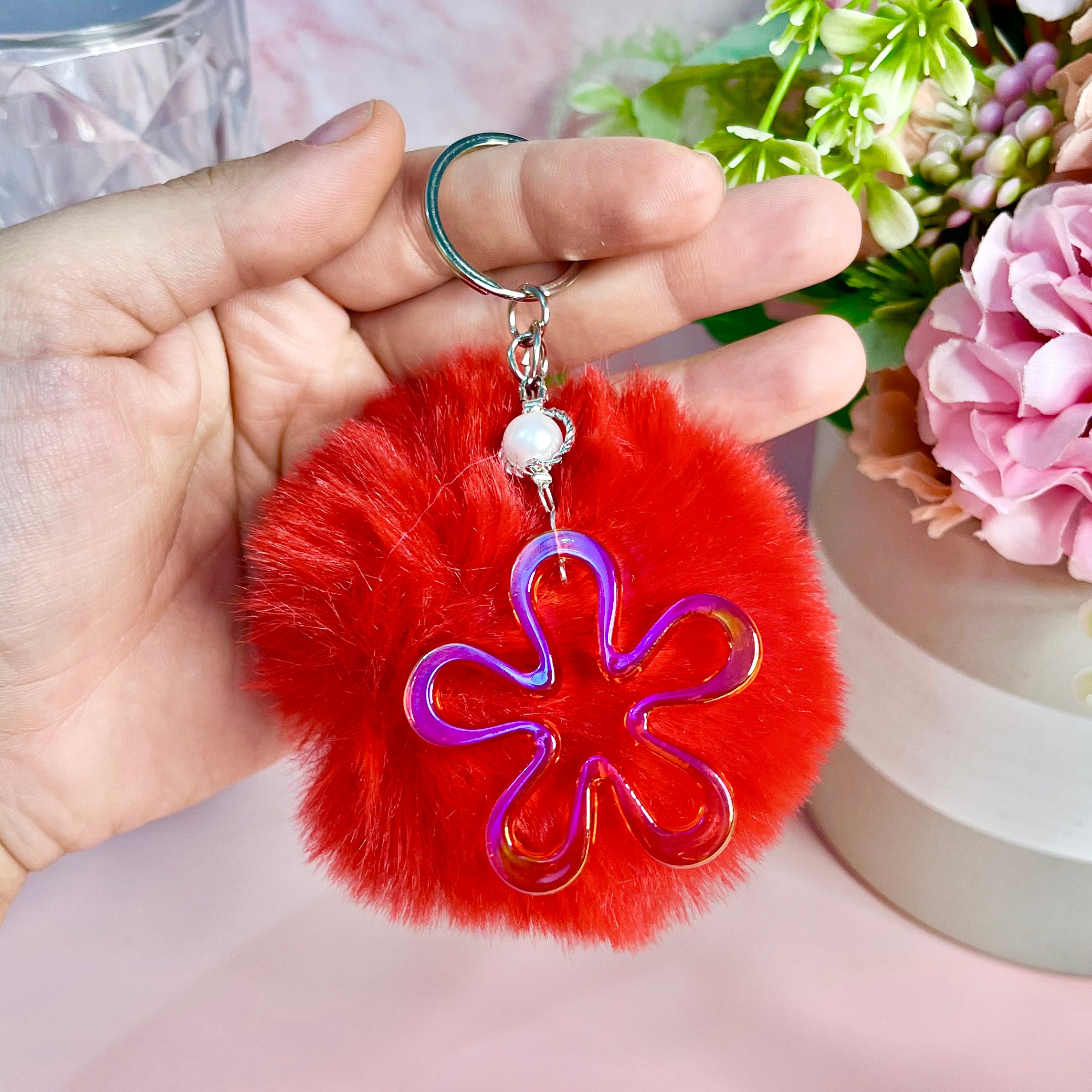 Llavero pompón flor roja
