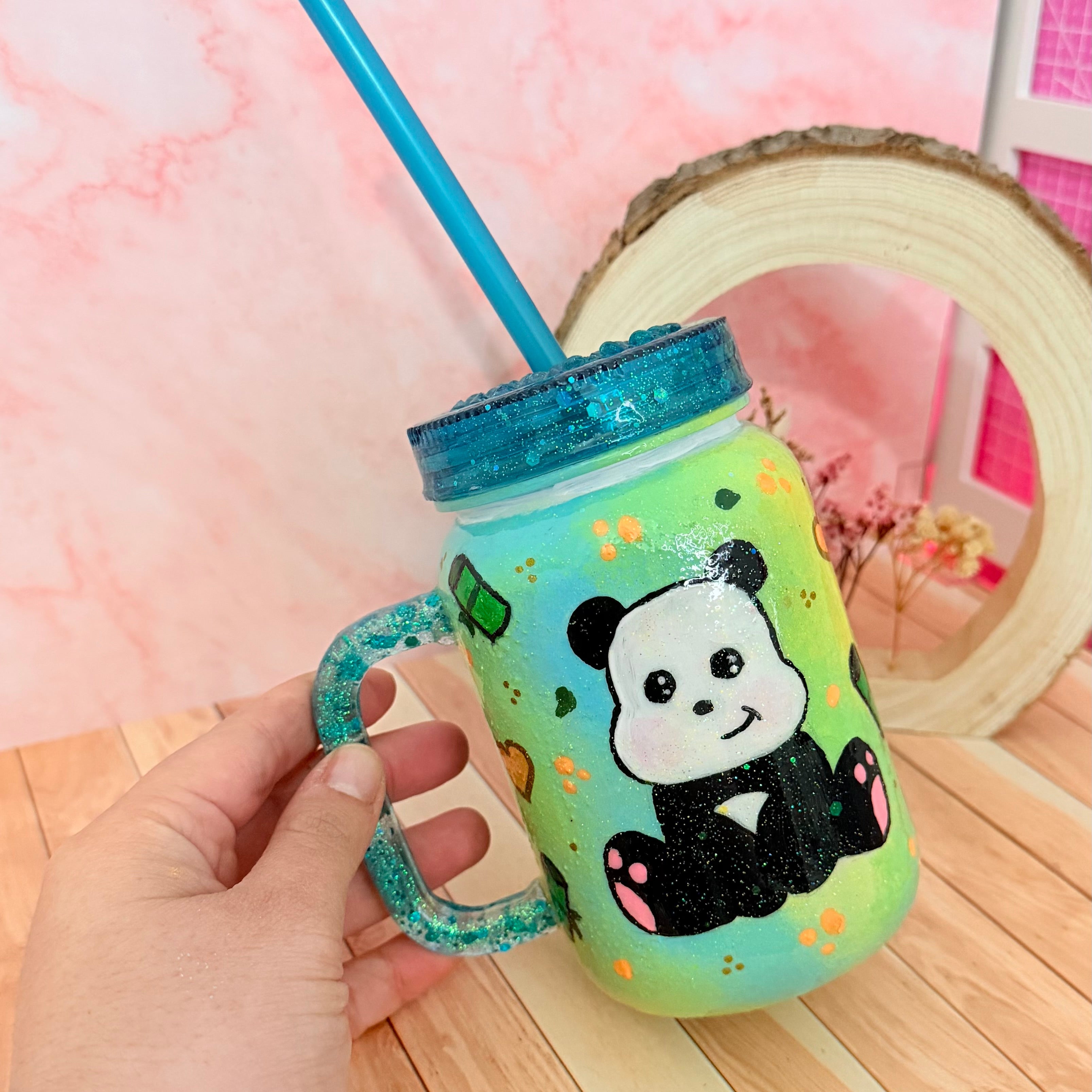 Vaso con pajita pintado a mano panda