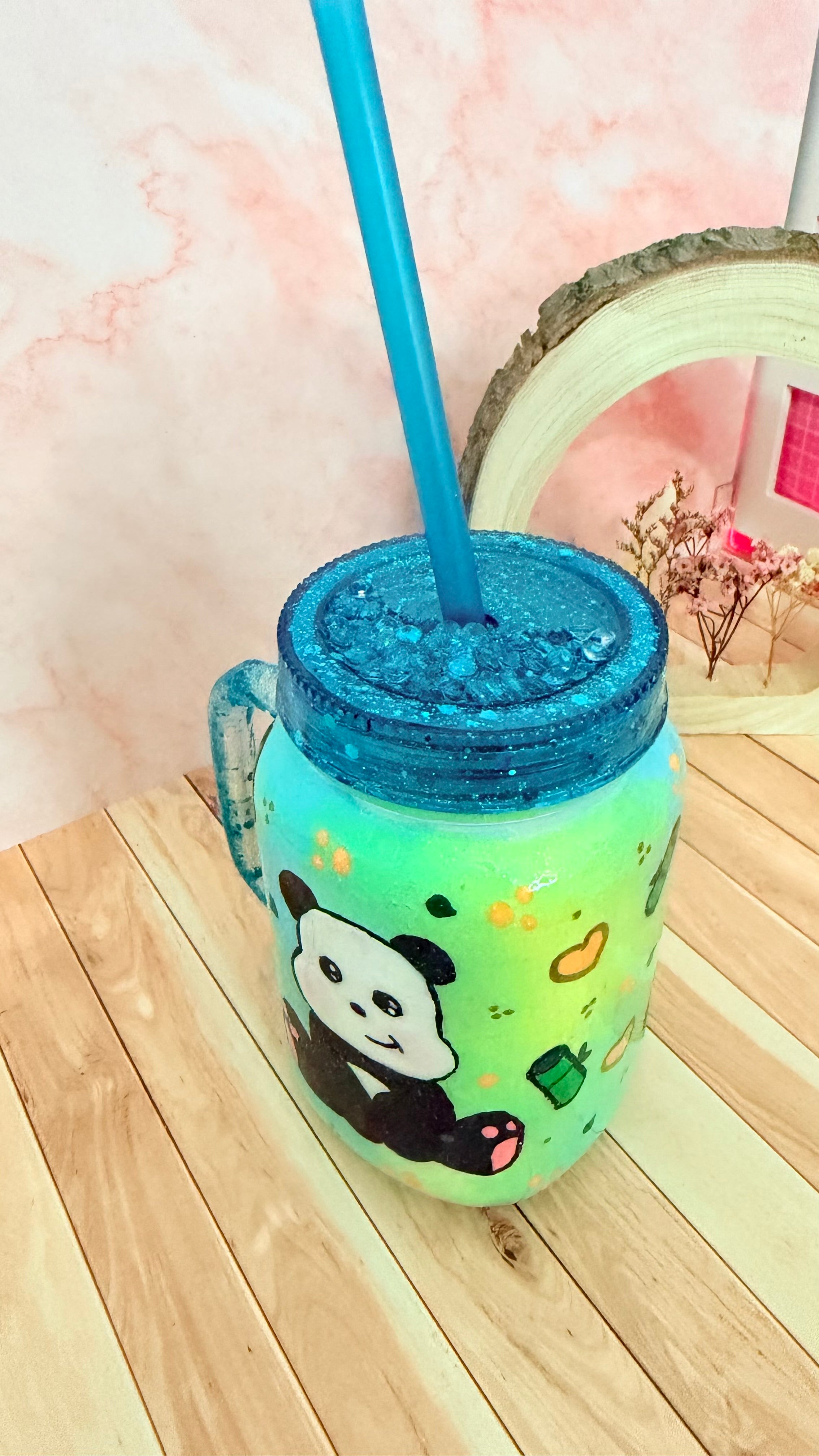 Vaso con pajita pintado a mano panda