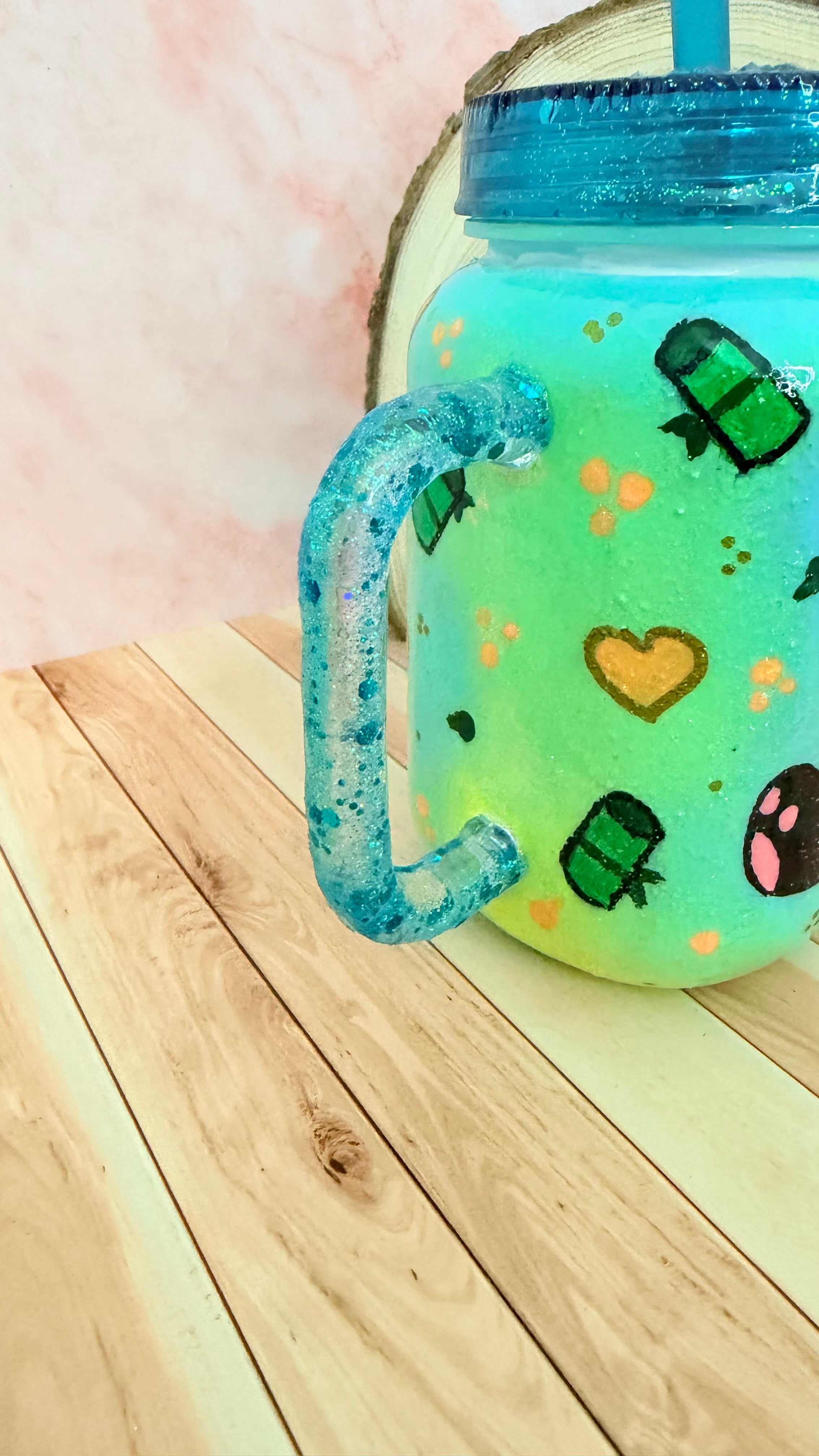 Vaso con pajita pintado a mano panda