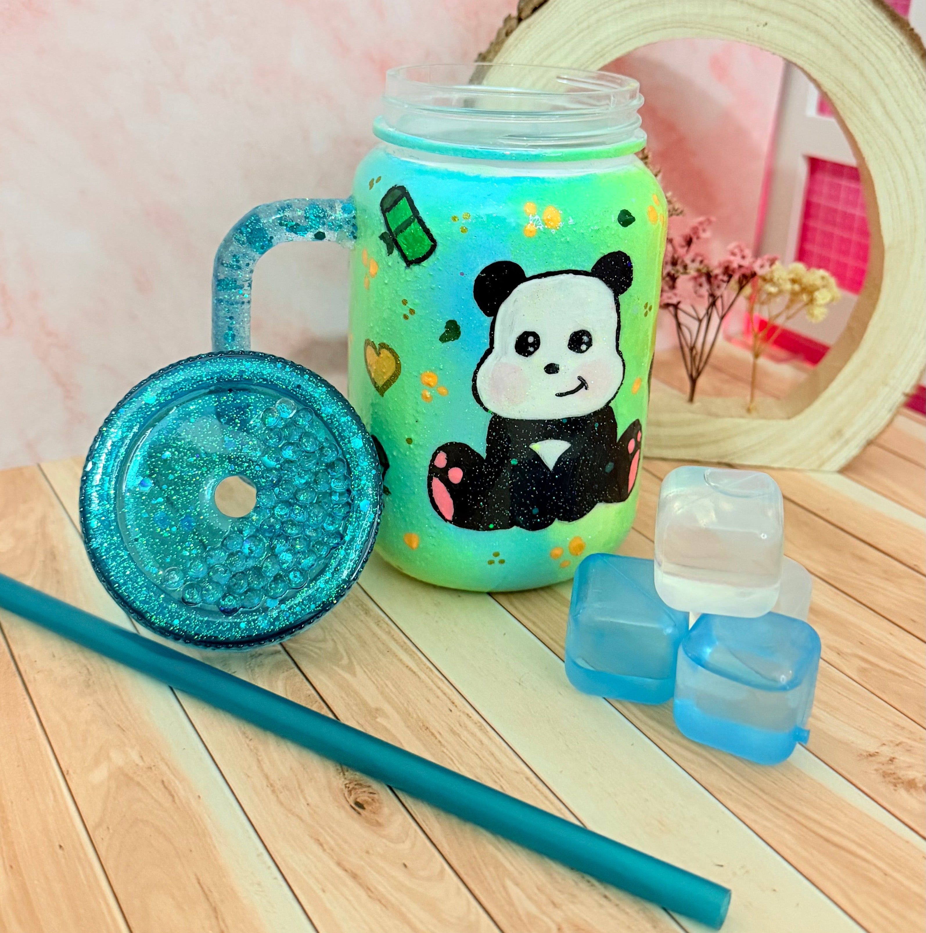 Vaso con pajita pintado a mano panda